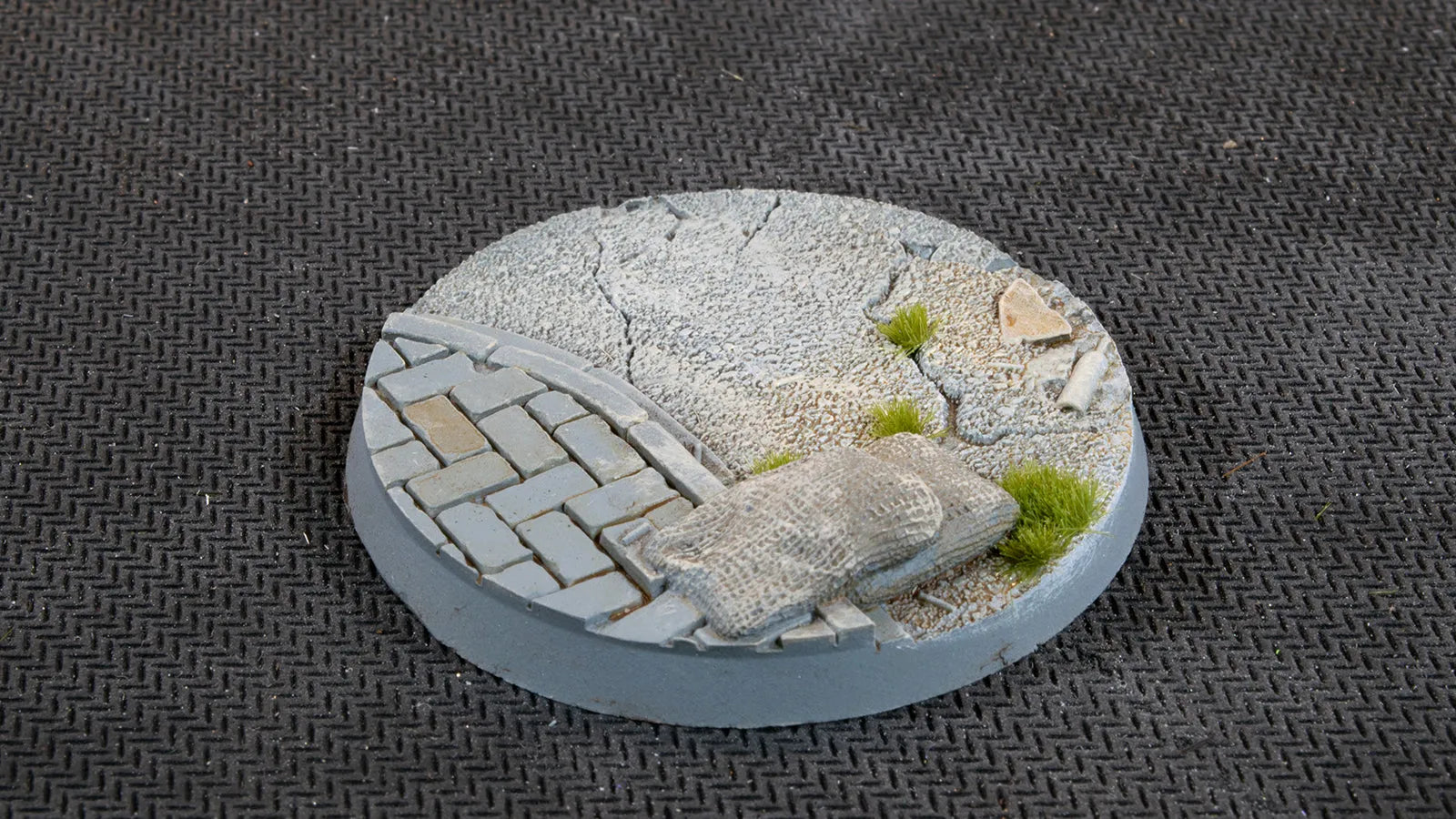 Round Urban Warfare Bases 50mm (x3)-Gamers Grass-Radaddel