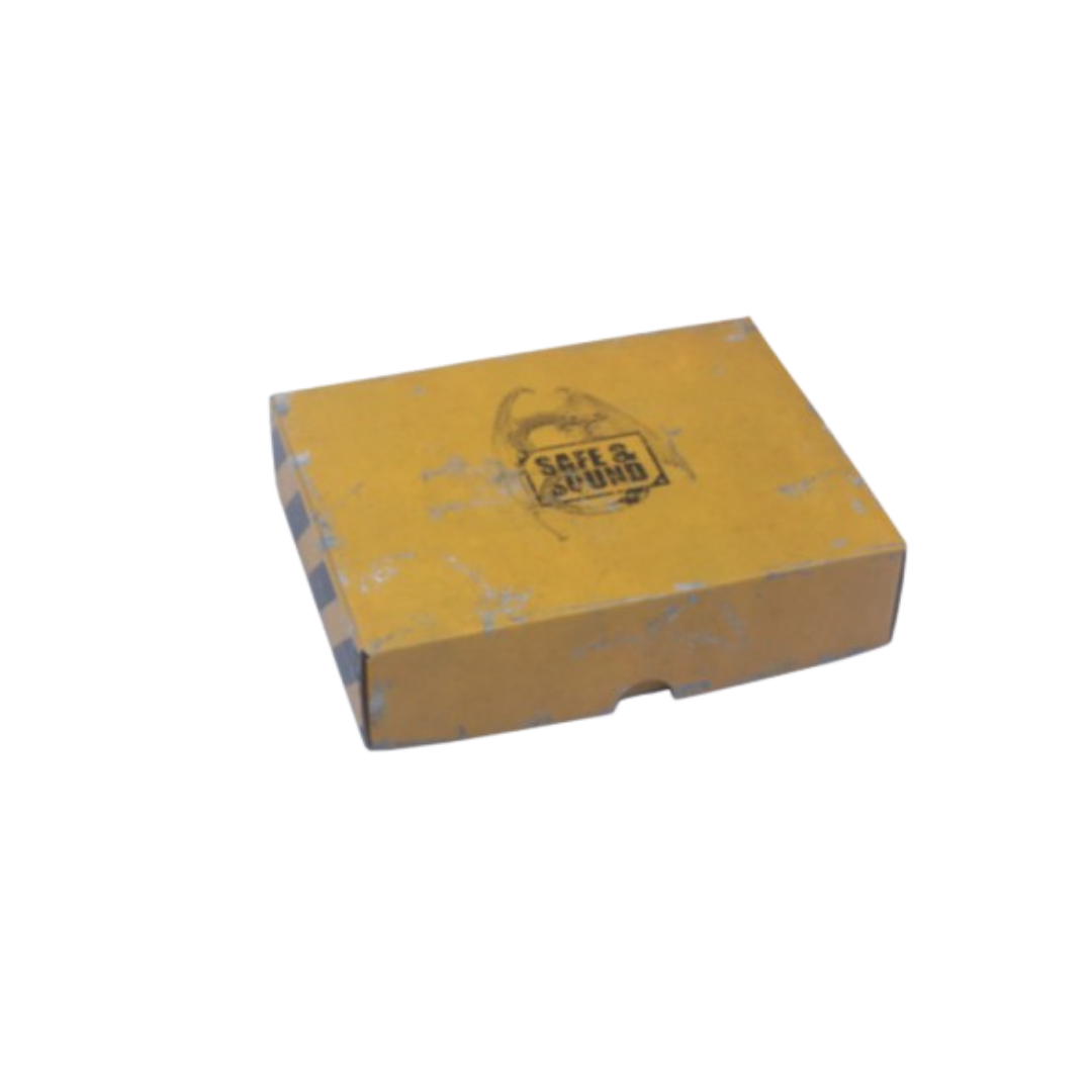 Half-size Small Box for magnetically-based miniatures + metal plate on the insid