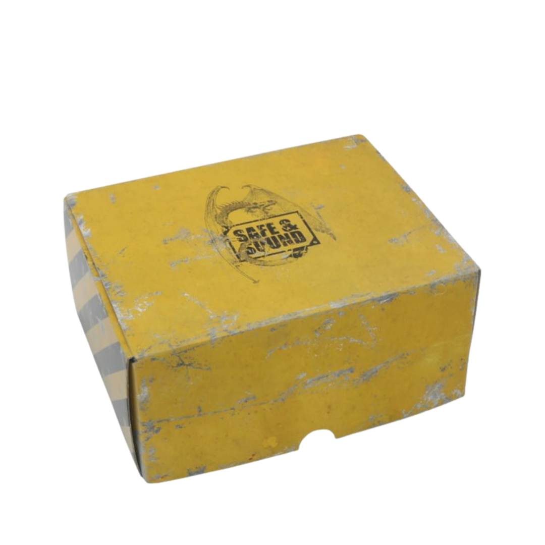 Half-size Medium Box for magnetically-based miniatures