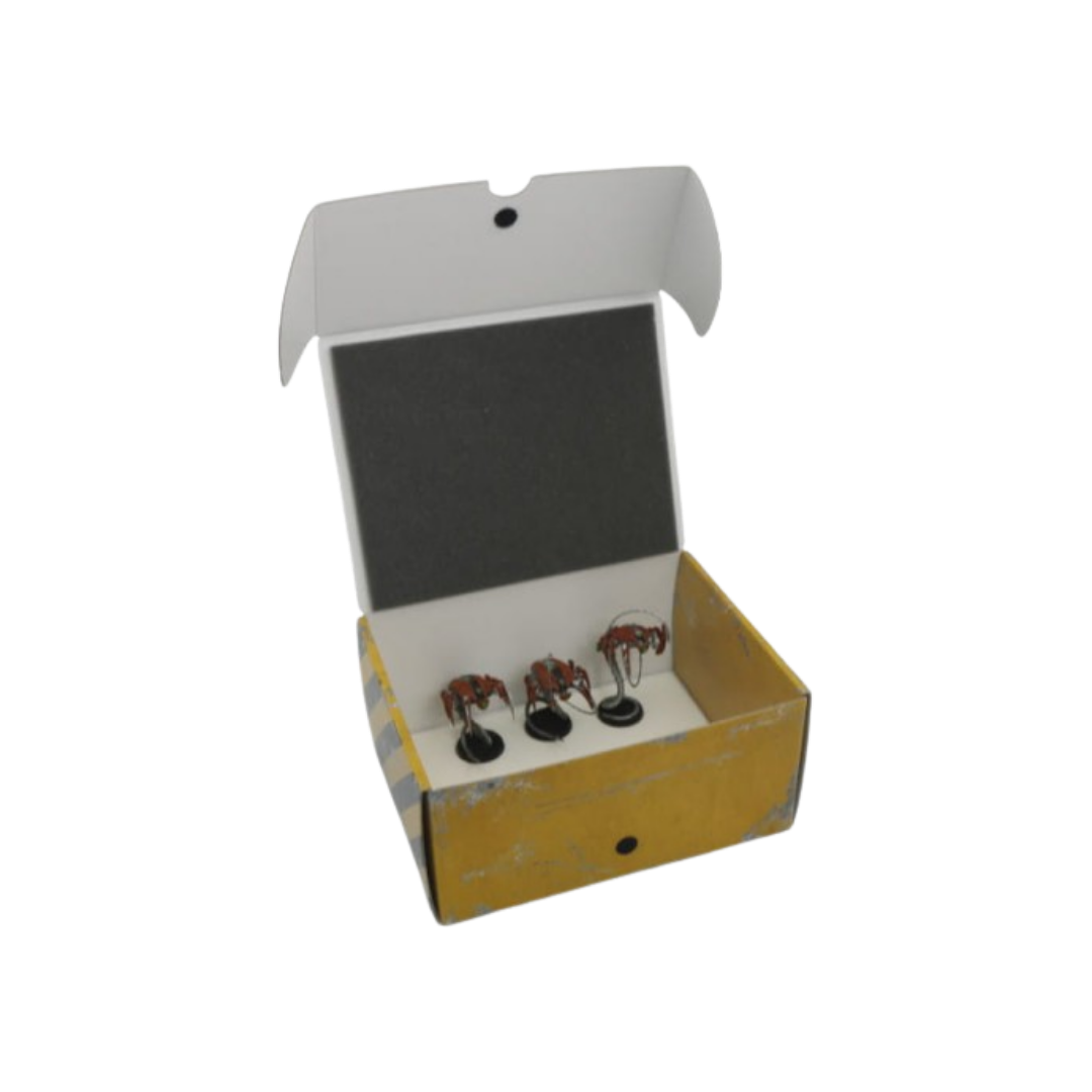 Half-size Medium Box for magnetically-based miniatures + metal plate on the insi
