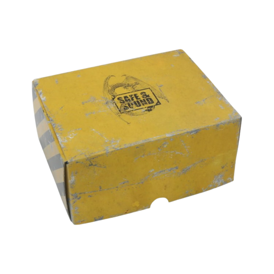 Half-size Medium Box with two plates for magnetically-based miniatures
